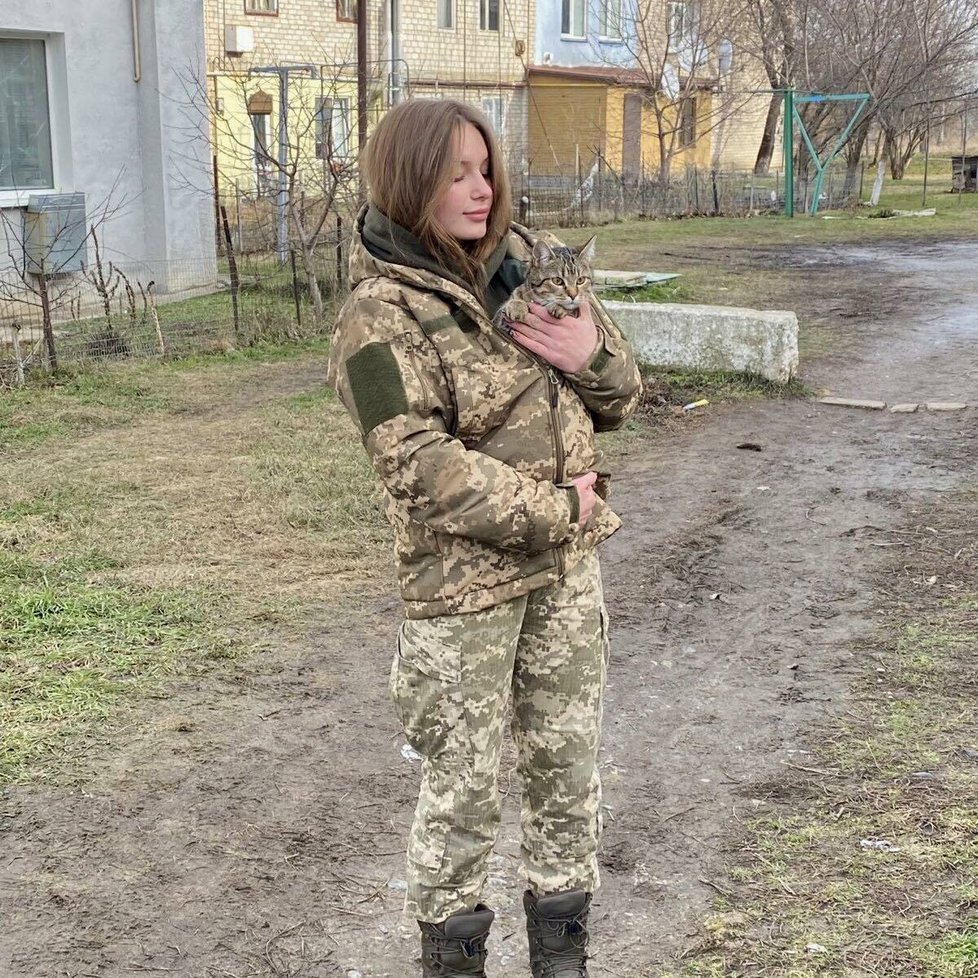 Ruslana Danilkinová dobrovolně šla k frontě.