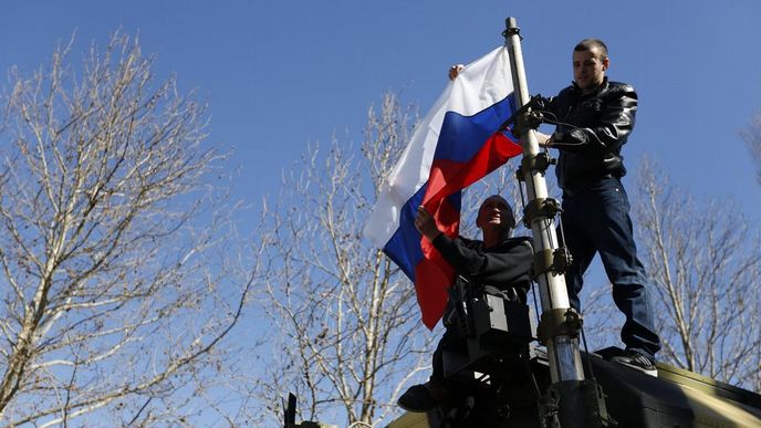 Rusové obsadili další ukrajinskou základnu na Krymu