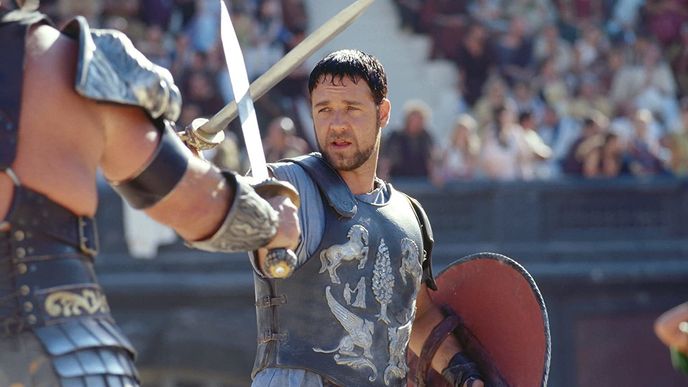 Russell Crowe při natáčení Gladiátora.