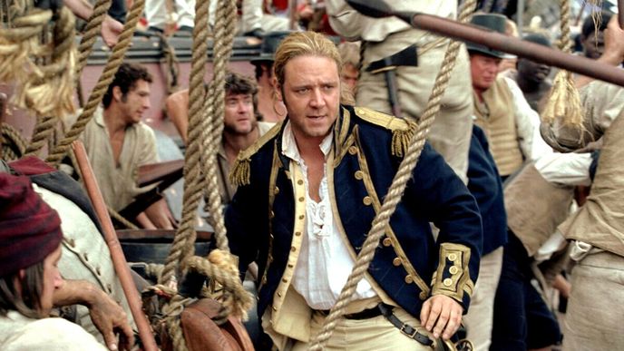 Russell Crowe jako kapitán Jack Aubrey v dramatu Master & Commander: Odvrácená strana světa