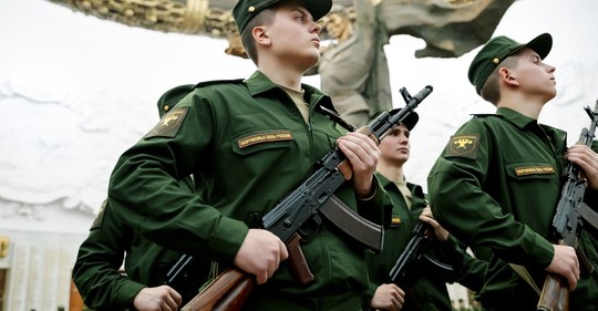 „Speciální vojenská operace“ na Ukrajině zjevně neprobíhá podle plánu. Jak Rusové válčili v minulosti?