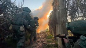 Ruští vojáci trénují sabotáže.