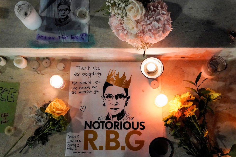 Velký smutek v USA: Členka nejvyššího soudu USA Ruth Bader Ginsburgová podlehla rakovině