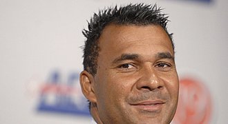 Ruud Gullit v novém týmu, kde se připojí ke svému bývalému spoluhráči Desaillymu