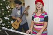 2018 - Marie zpívá dětem nejen v motolské nemocnici.