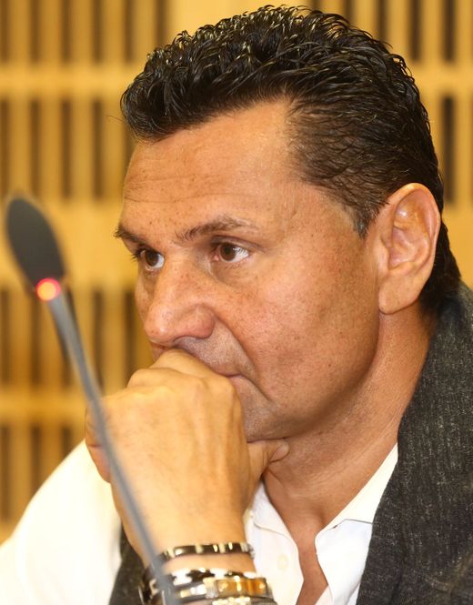Vladimír Růžička zasedl u soudu. Vladimír Růžička zasedl u soudu.