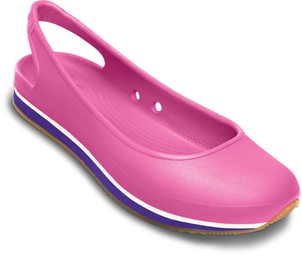Kdyby si měl růžový panter vybrat boty – určitě by šáhl – jak jinak – po růžových. Tenisky na klínku a pohodlné balerínky jsou ideální letní módou do města. Crocs: 1260 Kč