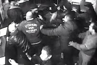 Soud řeší brutální rvačku mezi Romy a ostrahou baru v Ostravě: Útočníkům hrozí 12 let!