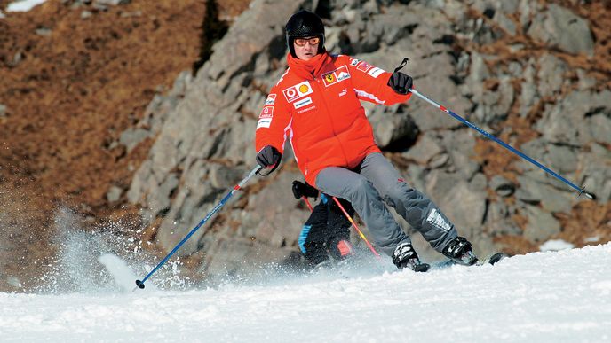 Michael Schumacher  po nehodě na lyžích upadl do kómatu