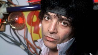 Alan Vega a Suicide: Fascinující podivín se vrací v reedici alb a znovu rozvířil zájem o jeho osobu Alan Vega a Suicide: Fascinující podivín se vrací v reedici alb a znovu rozvířil zájem o jeho osobu