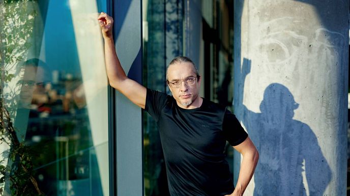 Alexej Rakša :Za poslední tři roky v České republice velmi silně poklesla porodnost. Covid neměl na porodnost prakticky žádný vliv, porodnost zvýšily covidové peníze, jenže pak přišla inflace a porodnost se snížila. Alexej Rakša :Za poslední tři roky v České republice velmi silně poklesla porodnost. Covid neměl na porodnost prakticky žádný vliv, porodnost zvýšily covidové peníze, jenže pak přišla inflace a porodnost se snížila.