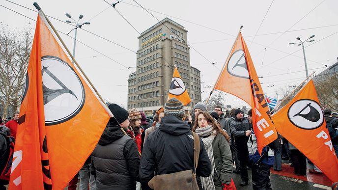 Proč je Česká pirátská strana nejsilnější frakcí pirátů na světě?