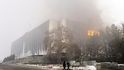 Vypálená radnice v největším kazašském městě Almaty