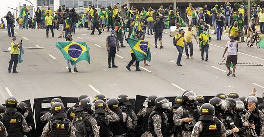 Rozhněvaní příznivci exprezidenta Bolsonara vtrhli i do prezidentského paláce