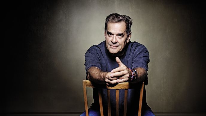 „Herectví je jedna z mála prapodivných kratochvílí – nechci ani tvrdit, že by to bylo seriózní zaměstnání –, kde se každou další prací posunete.“ „Herectví je jedna z mála prapodivných kratochvílí – nechci ani tvrdit, že by to bylo seriózní zaměstnání –, kde se každou další prací posunete.“