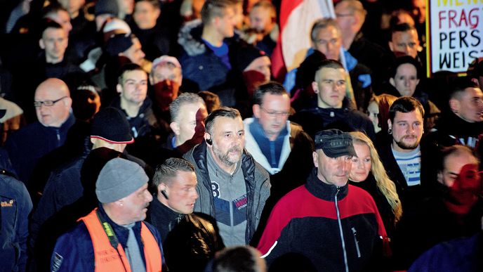 Největší demontrace  Pegida přivedla do ulic Drážďan 18 000 lidí