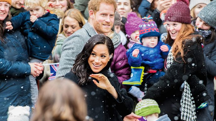 Princ Harry a jeho žena Meghan, vévoda a vévodkyně ze Sussexu, opouštějí britskou panovnickou rodinu