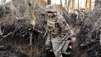Věříme jen tomu, co vidíme: Vojáci v zákopech na východě Ukrajiny očekávají ruský útok