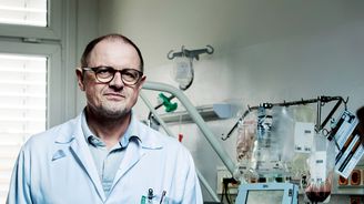 Měl by přijít velký řez, říká přední hematolog Tomáš Kozák o zastaralém systému v nemocnicích
