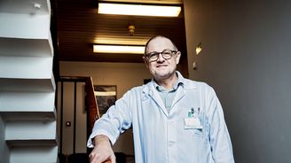 Dělám s kostní dření, tak chci, aby i mé psaní bylo na dřeň, říká přední hematolog profesor Kozák