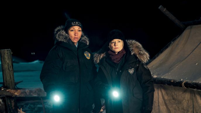 V kůži těchhle vyšetřovatelek byste nechtěli být ani za nic: Evangeline Navarrová (Kali Reisová) a Liz Danversová (Jodie Fosterová)