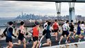 Newyorský maratón je největší na světě. Účastní se jej více než padesát tisíc běžců.