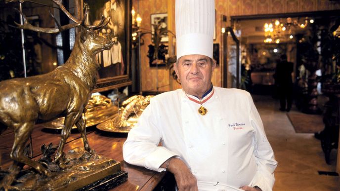 Francouzský šéfkuchař Paul Bocuse byl frajer a také vlastenec, na rameni měl vytetovaného galského kohouta