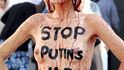 „Naše ženy neprodávají svoje těla,“ říká Femen