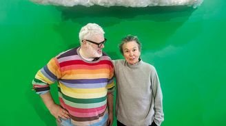 Holky v hudbě: Pavel Klusák představuje tucet životních příběhů a kariérních (ne)postupů světových muzikantek Holky v hudbě: Pavel Klusák představuje tucet životních příběhů a kariérních (ne)postupů světových muzikantek