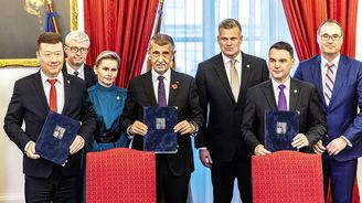 Páral: Nové vládní koště v akci. Jaké dárečky vláda výměnou za více než 300 miliardový deficit chystá? Páral: Nové vládní koště v akci. Jaké dárečky vláda výměnou za více než 300 miliardový deficit chystá?