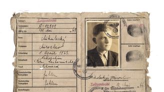 Ani se nerozkoukal a dostal 20 let. Kovář po únoru 1948 aktivně vystupoval proti komunistickým poměrům Ani se nerozkoukal a dostal 20 let. Kovář po únoru 1948 aktivně vystupoval proti komunistickým poměrům