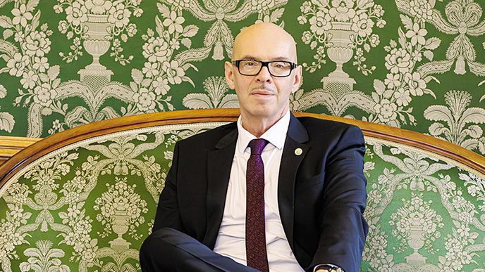 Oto Klempíř ještě v prosinci před svým jmenováním ministrem prezidentu Petru Pavlovi tvrdil, že je pro zachování poplatků v současné podobě Oto Klempíř ještě v prosinci před svým jmenováním ministrem prezidentu Petru Pavlovi tvrdil, že je pro zachování poplatků v současné podobě