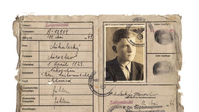 Občanský průkaz, který měl Miroslav Mikulecký u sebe v době prvního pokusu o útěk do zahraničí Občanský průkaz, který měl Miroslav Mikulecký u sebe v době prvního pokusu o útěk do zahraničí