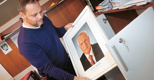 Starosta Želechovic loni sejmul portrét Václava Klause na protest proti amnestii