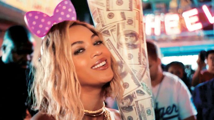 Beyoncé překvapivě prodává album jen přes iTunes  