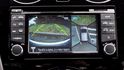 Panoramatický parkovací systém nabízí pohled z ptačí perspektivy