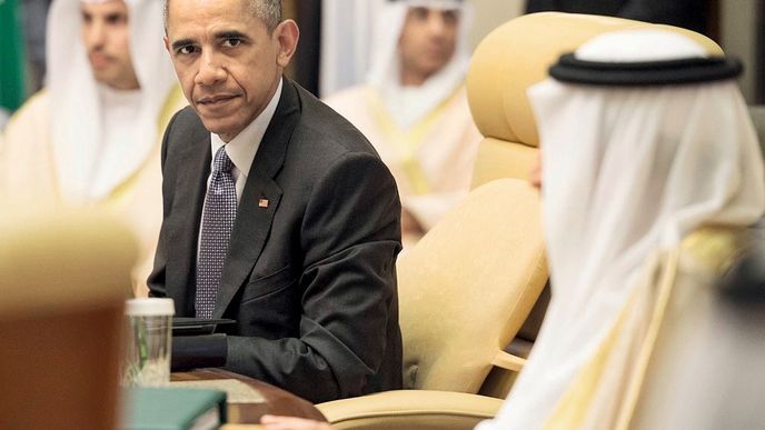Evropan Obama  mezi svými přirozenými spojenci – saúdskoarabským králem bin Abdalem Azízem a jeho dvořany