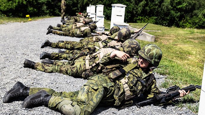 Budoucí záložáci během přijímače ve Vyškově