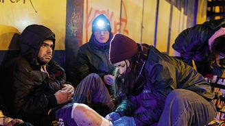 Medici na ulici. Jak vypadá práce lékařů, kteří chodí léčit narkomany a bezdomovce Medici na ulici. Jak vypadá práce lékařů, kteří chodí léčit narkomany a bezdomovce