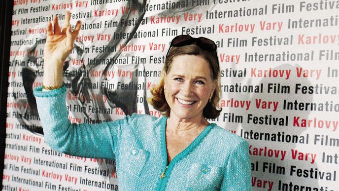 V roce 2005 převzala Liv Ullmannová na MFF Karlovy Vary Cenu za mimořádný umělecký přínos světové kinematografii V roce 2005 převzala Liv Ullmannová na MFF Karlovy Vary Cenu za mimořádný umělecký přínos světové kinematografii