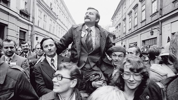 Wałęsa v Krakově roku 1980. Tehdy začaly protesty v Gdaňských loděnicích, které se rozšířily do celého Polska. Nepřímo zahájily rozpad východního bloku.