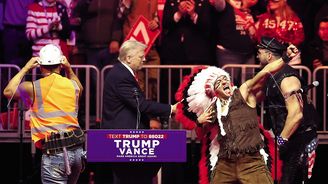 Zemřel „policajt" Willis z Village People. Jeho hit Y.M.C.A. se dostal z gay klubů až na Trumpovy mítinky Zemřel „policajt" Willis z Village People. Jeho hit Y.M.C.A. se dostal z gay klubů až na Trumpovy mítinky
