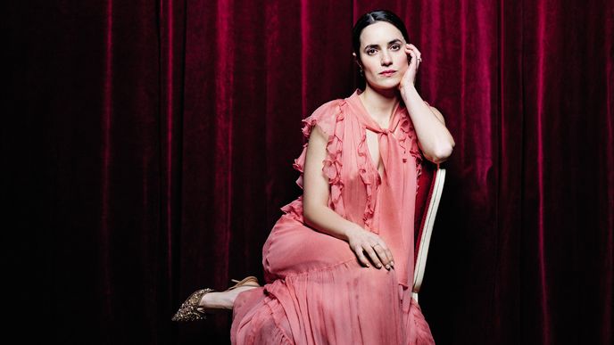 Za poskytnutí šatů děkujeme Kláře Nademlýnské, za styling PORT OF STARS Za poskytnutí šatů děkujeme Kláře Nademlýnské, za styling PORT OF STARS