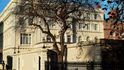 Charlesovo sídlo Clarence House v Londýně je podle americké novinářky rozerváno intrikami zaměstnanců