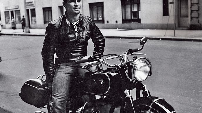 Oliver Sacks v roce 1961 se svým strojem BMW R60