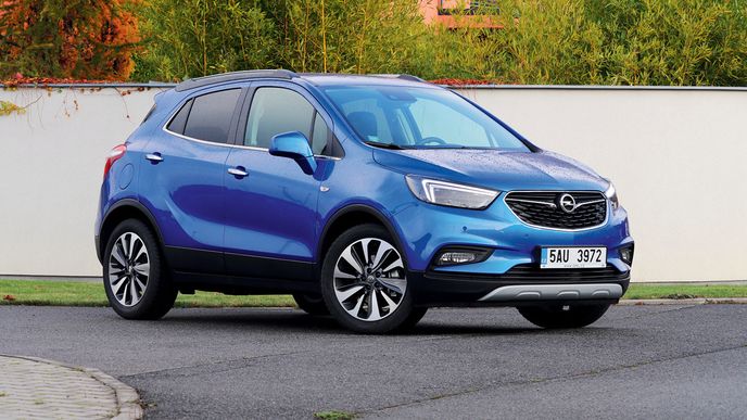 Přepracovaná tvář se více přibližuje novému Opelu Insignia, který si výstavní premiéru odbude na autosalónu v Ženevě 
