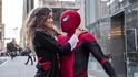 Spider-man. Spider-Mana hraje její přítel Tom Holland. Tři díly dobrodružství pavoučího muže jsou v současnosti nejlukrativnější filmovou sérií studia Marvel.