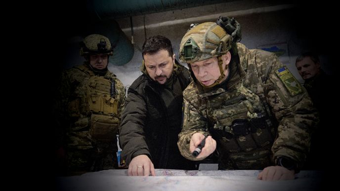 Prezident Zelenskyj s novým šéfem ukrajinské armády Oleksandrem Syrským, kterého jmenoval po odvolání populárního velitele Valerije Zalužného