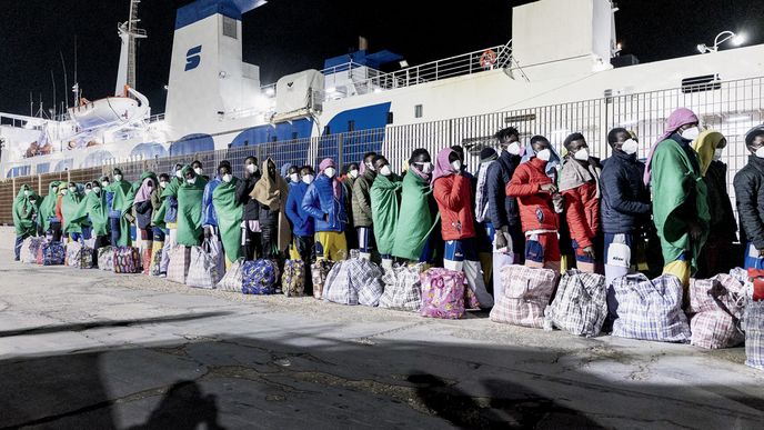 Italský ostrov Lampedusa – proud migrantů je tam v posledních letech nekonečný