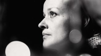 Jana Brejchová se svým talentem mohla dobýt svět. Herectví nikdy nestudovala i tak z ní byla filmová hvězda Jana Brejchová se svým talentem mohla dobýt svět. Herectví nikdy nestudovala i tak z ní byla filmová hvězda